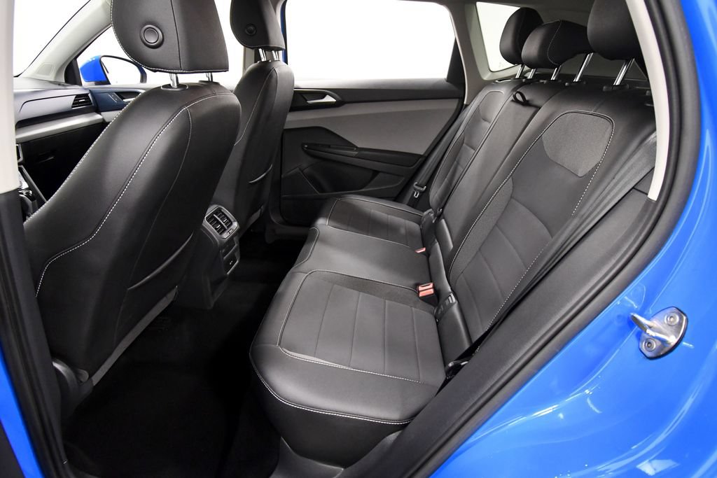 Used 2023 Volkswagen Taos SE AWD/4WD image 15