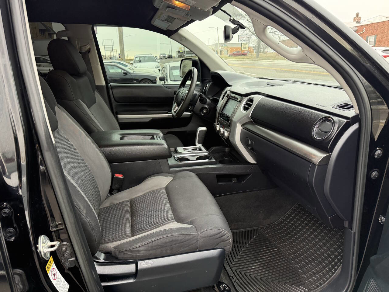 Used 2017 Toyota Tundra SR5 AWD/4WD image 10