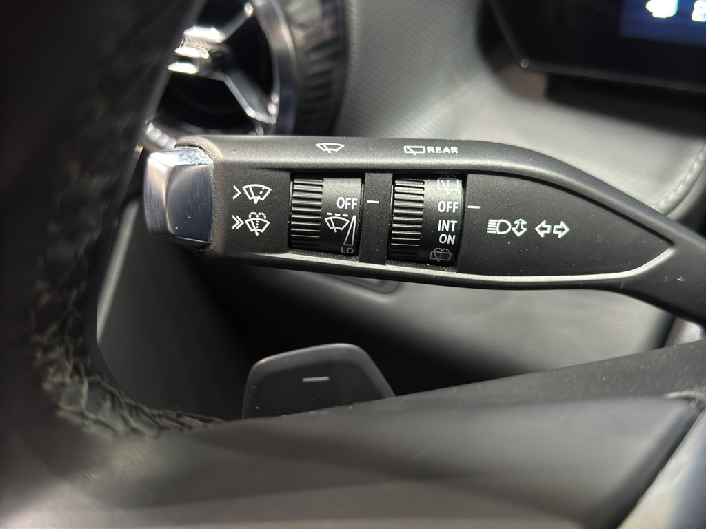 Used 2025 Chevrolet Equinox LT w/ Convenience Package II image 24