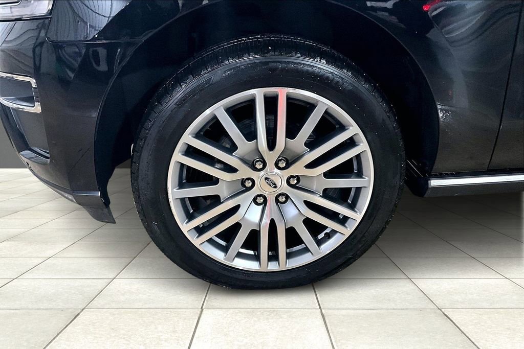 Certified 2022 Ford Expedition Limited image 9