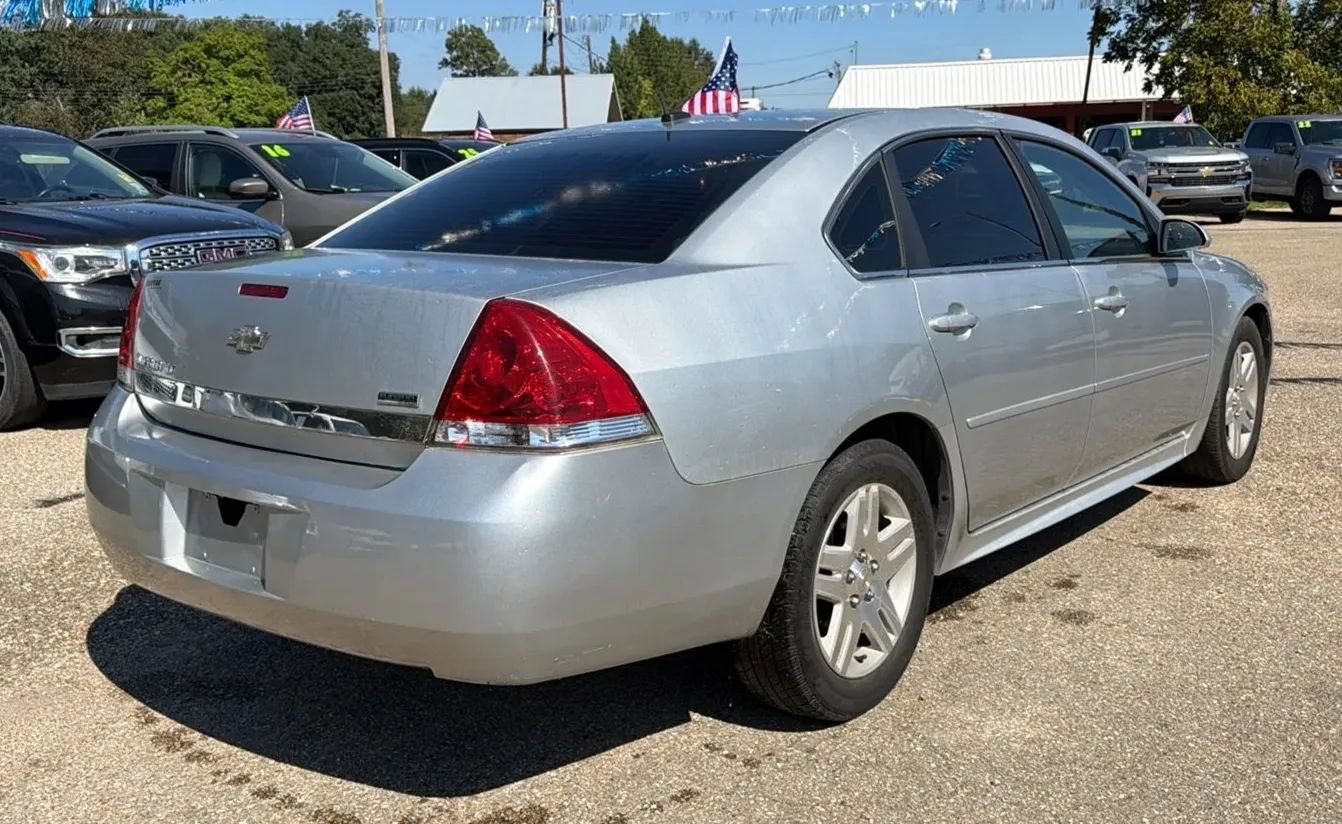 Used 2011 Chevrolet Impala LT FWD image 9