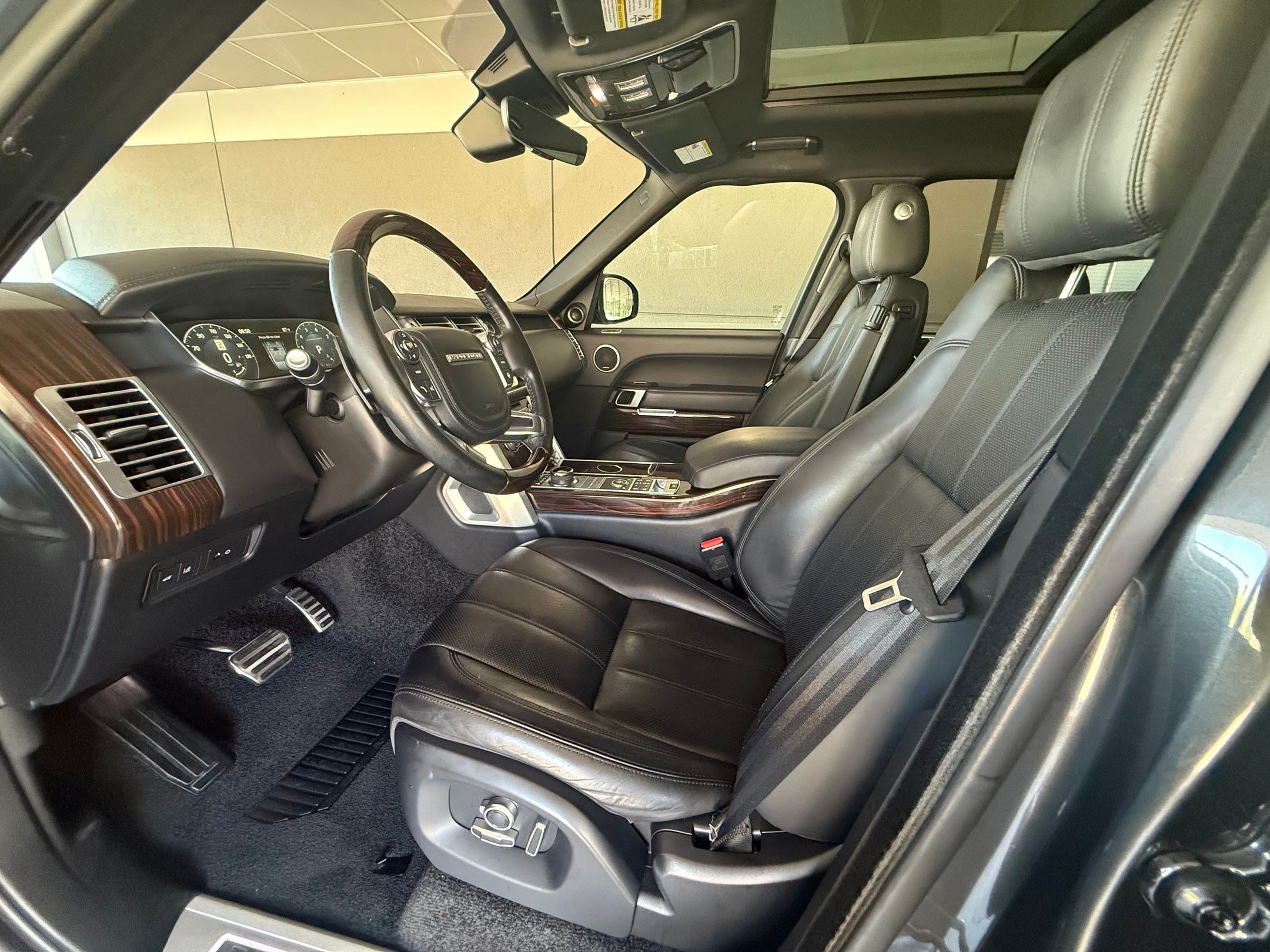 Used 2017 Land Rover Range Rover Long Wheelbase Supercharged AWD/4WD image 5