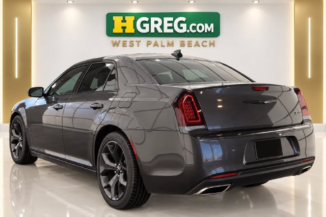 Used 2023 Chrysler 300 Touring w/ Sport Appearance Package RWD image 2
