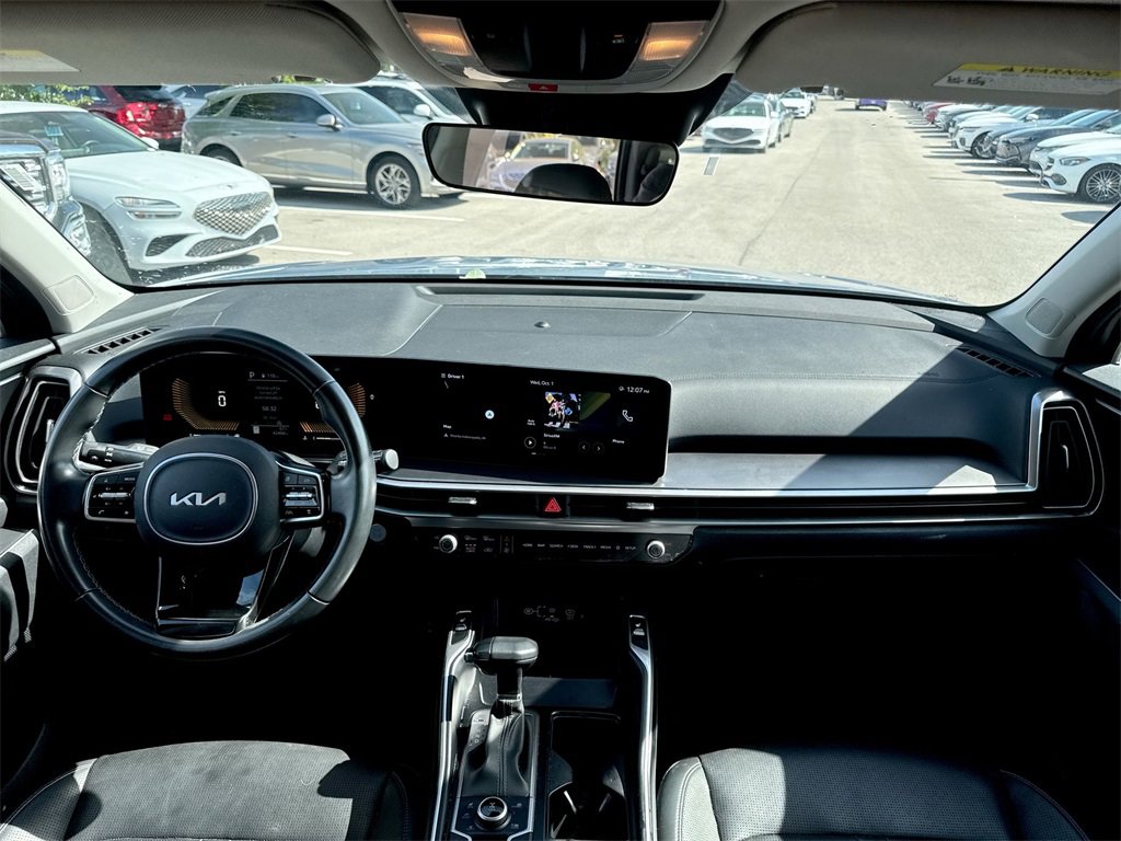Used 2024 Kia Sorento S image 11