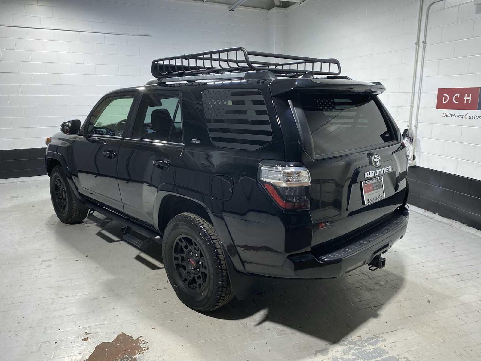 Used 2023 Toyota 4Runner SR5 Premium w/ Moonroof Package AWD/4WD image 4