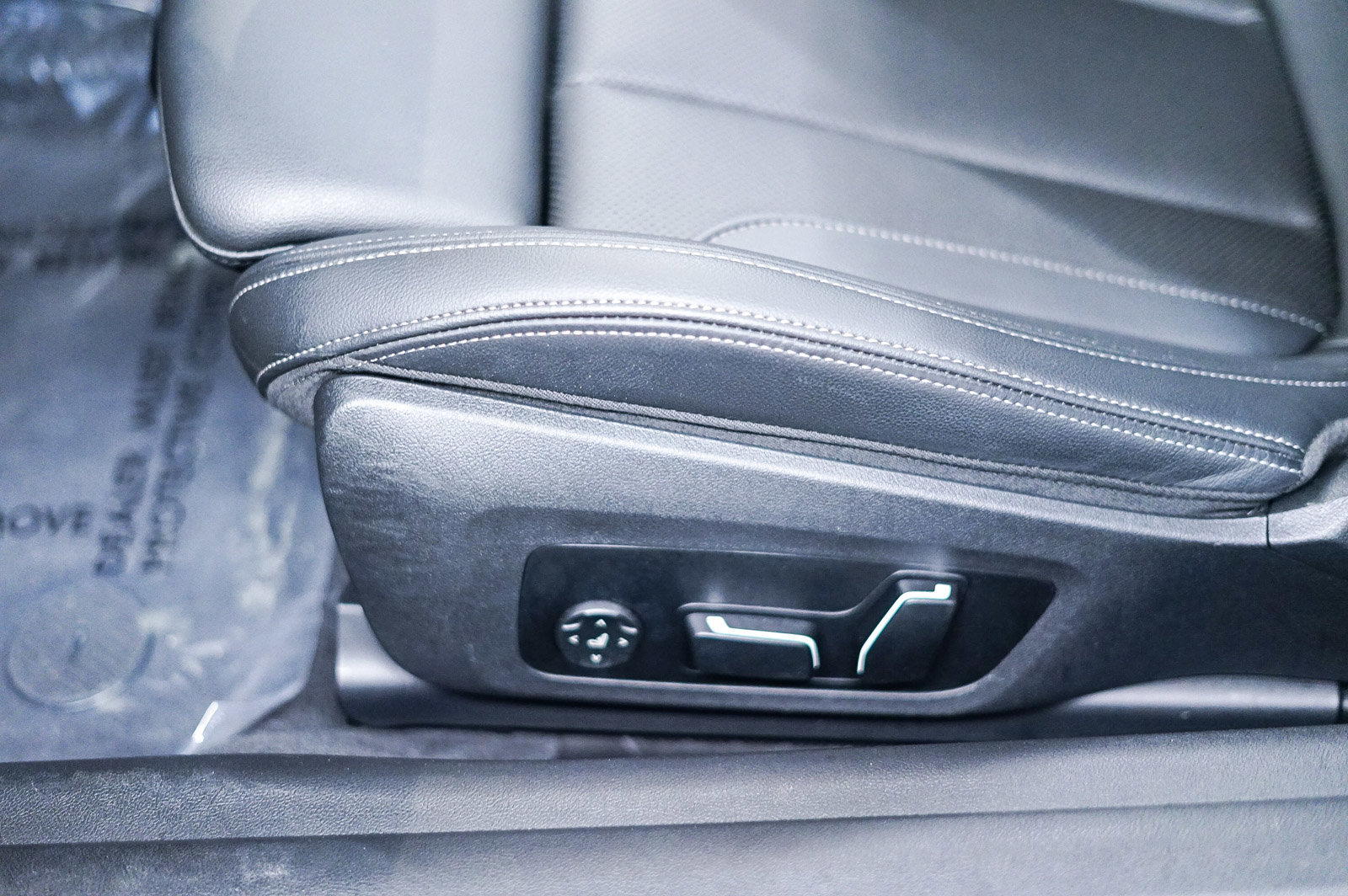 Used 2025 BMW 430i Convertible w/ Convenience Package image 25