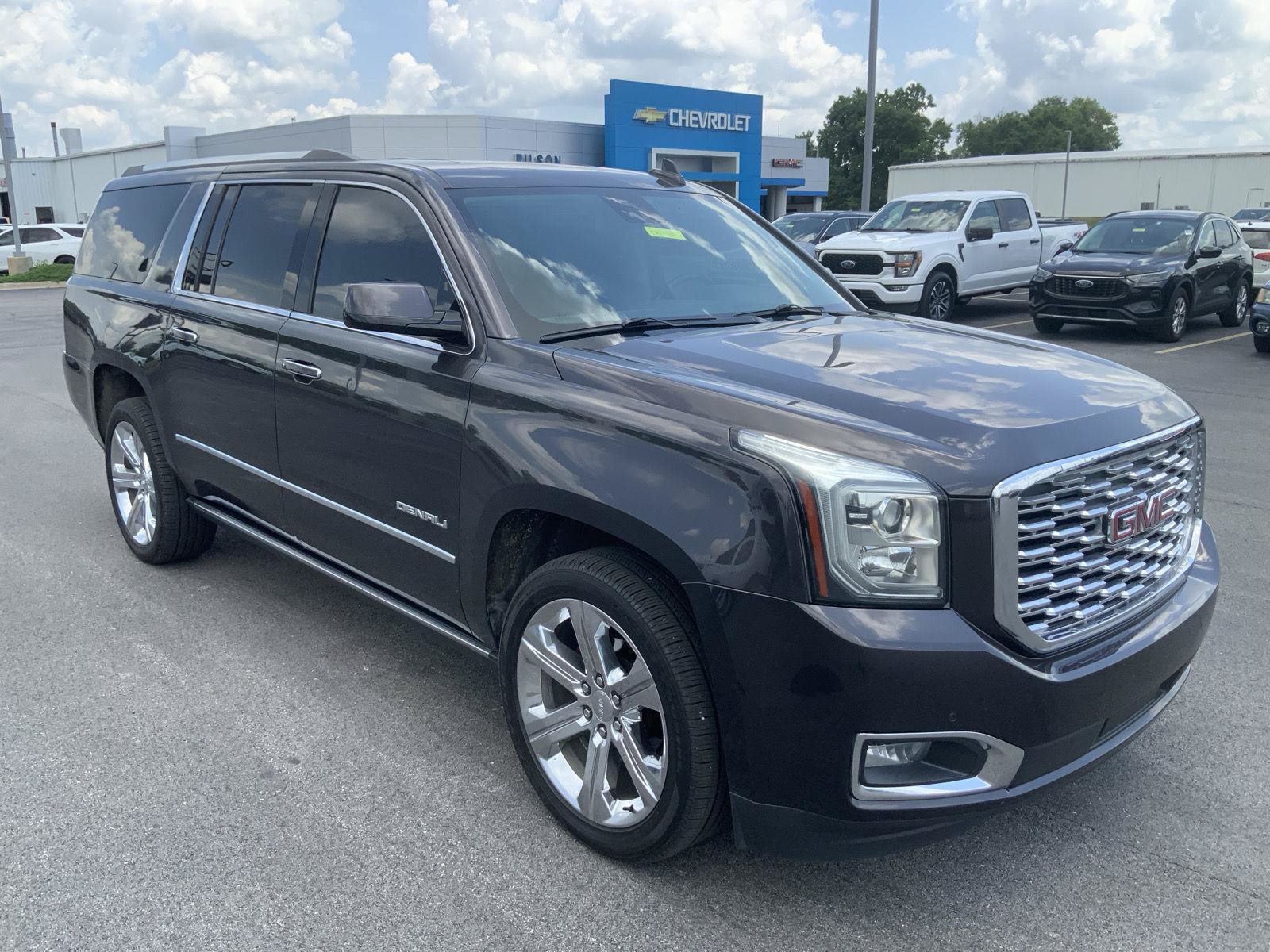 Used 2018 GMC Yukon XL Denali w/ Denali Ultimate Package AWD/4WD image 2