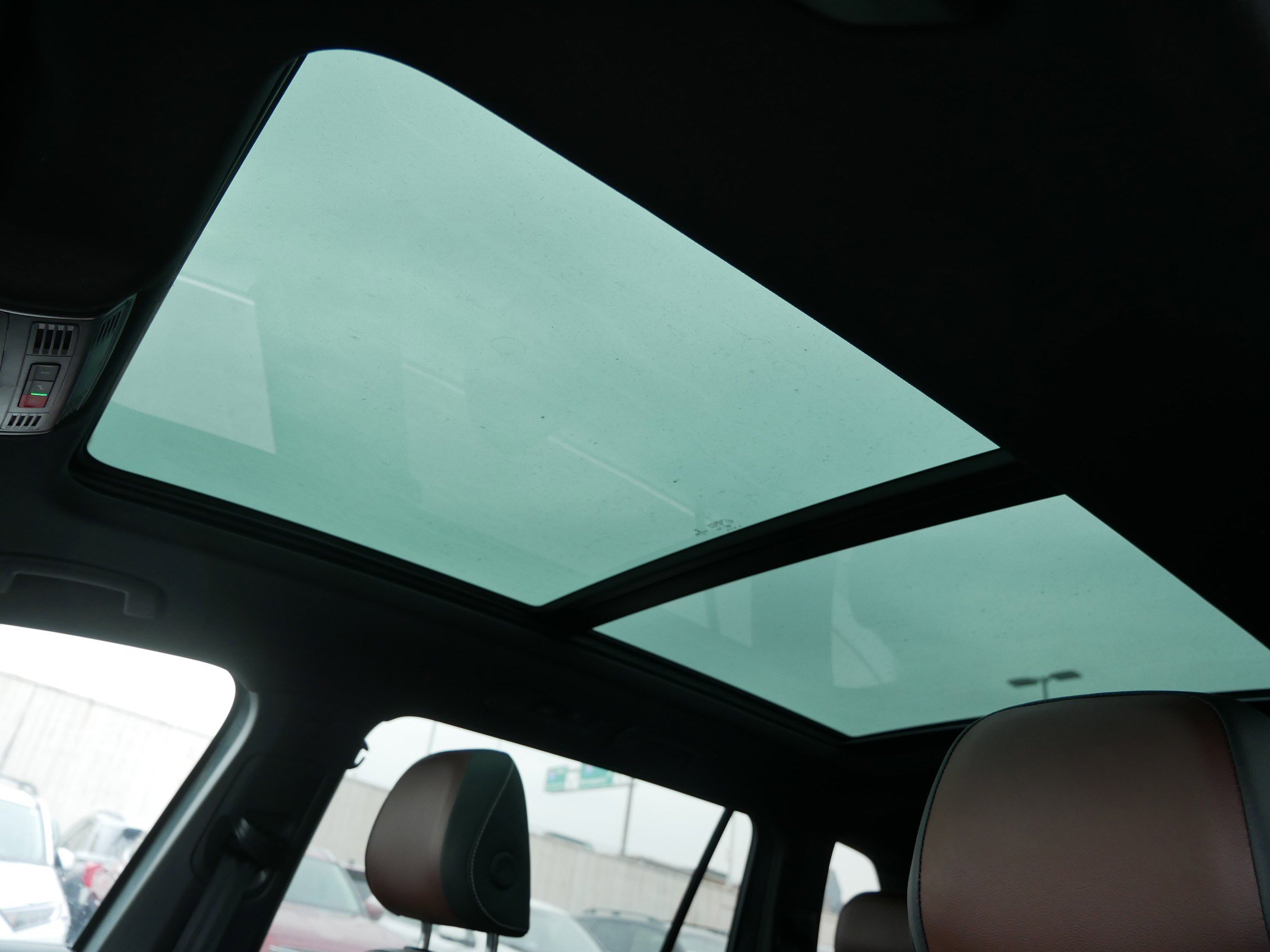 Used 2022 Volkswagen Tiguan SEL R-Line image 33