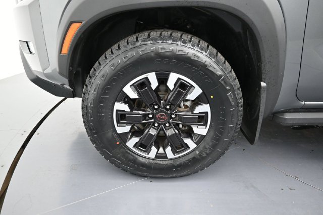Used 2023 Nissan Frontier PRO-4X w/ Pro Convenience Package AWD/4WD image 9