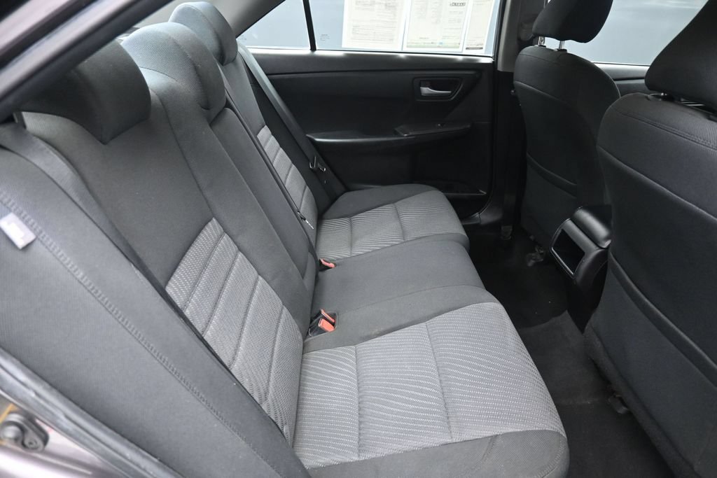 Used 2016 Toyota Camry LE FWD image 23