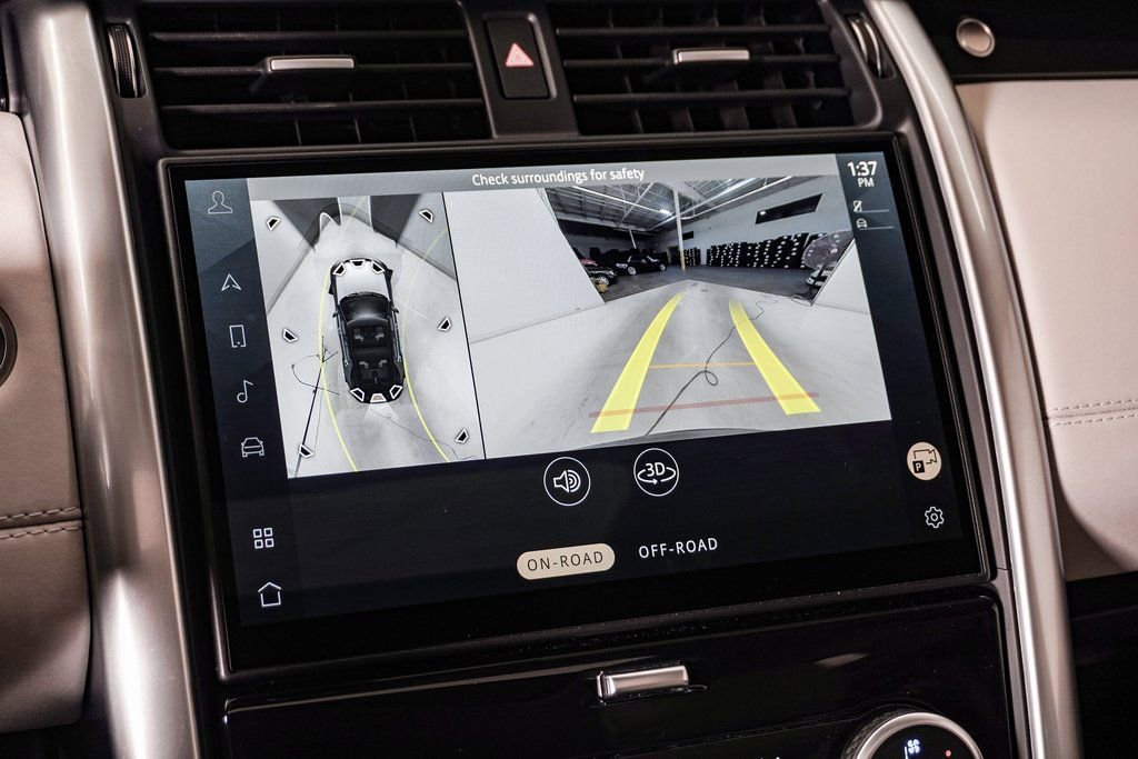 Used 2025 Land Rover Discovery S image 24