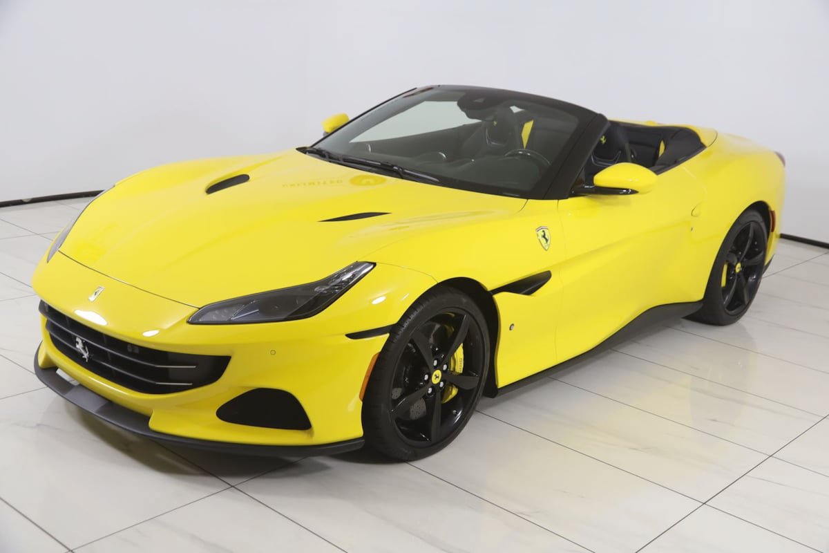 Used 2022 Ferrari Portofino M RWD image 32