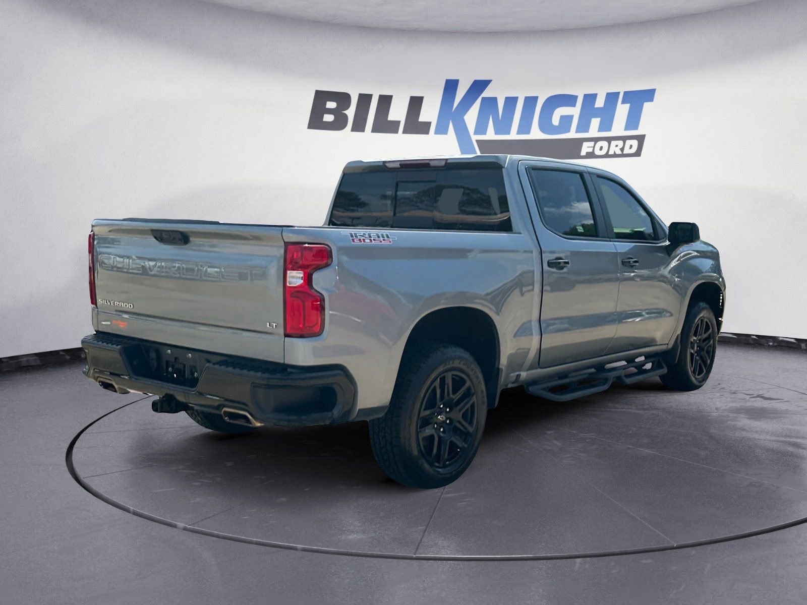 Used 2025 Chevrolet Silverado 1500 LT Trail Boss w/ Convenience Package II AWD/4WD image 5