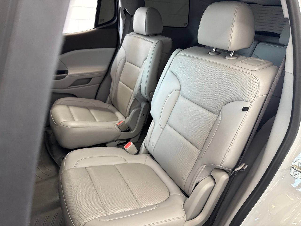 Used 2021 GMC Acadia SLT w/ Preferred Package FWD image 40