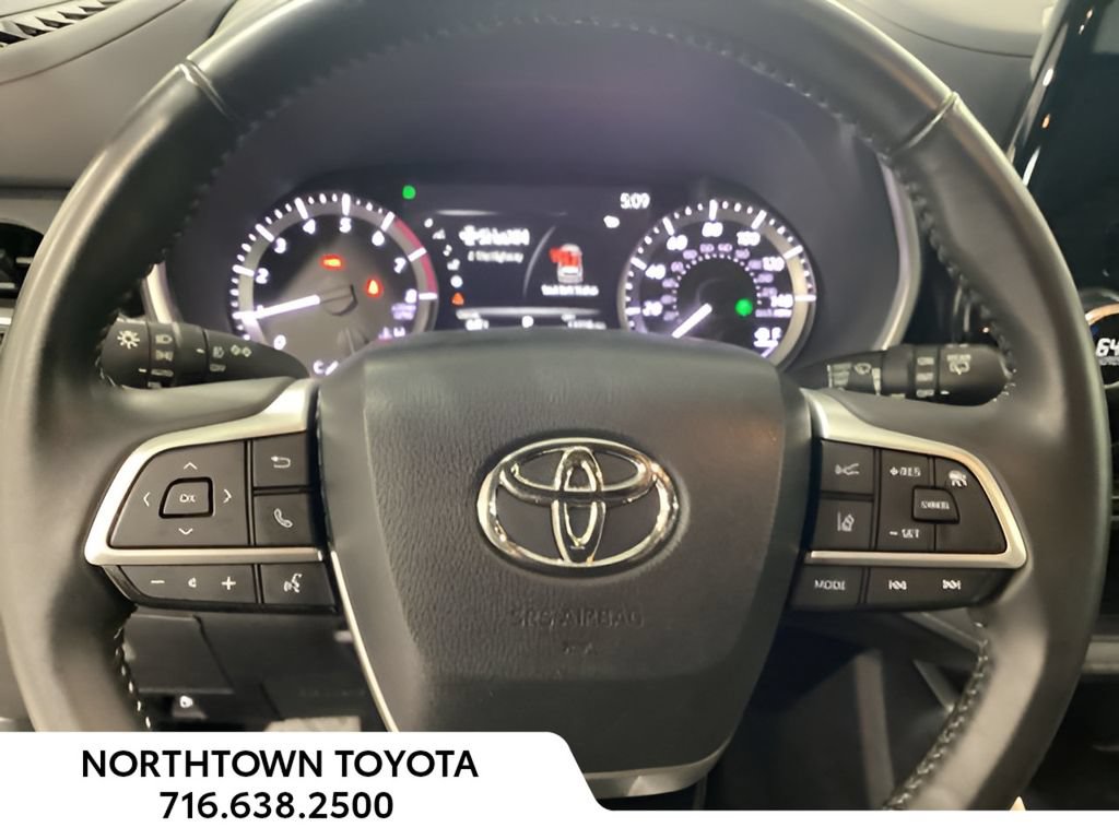 Used 2023 Toyota Highlander XSE AWD/4WD image 20