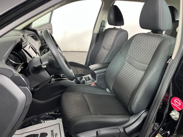 Used 2020 Nissan Rogue S FWD image 17