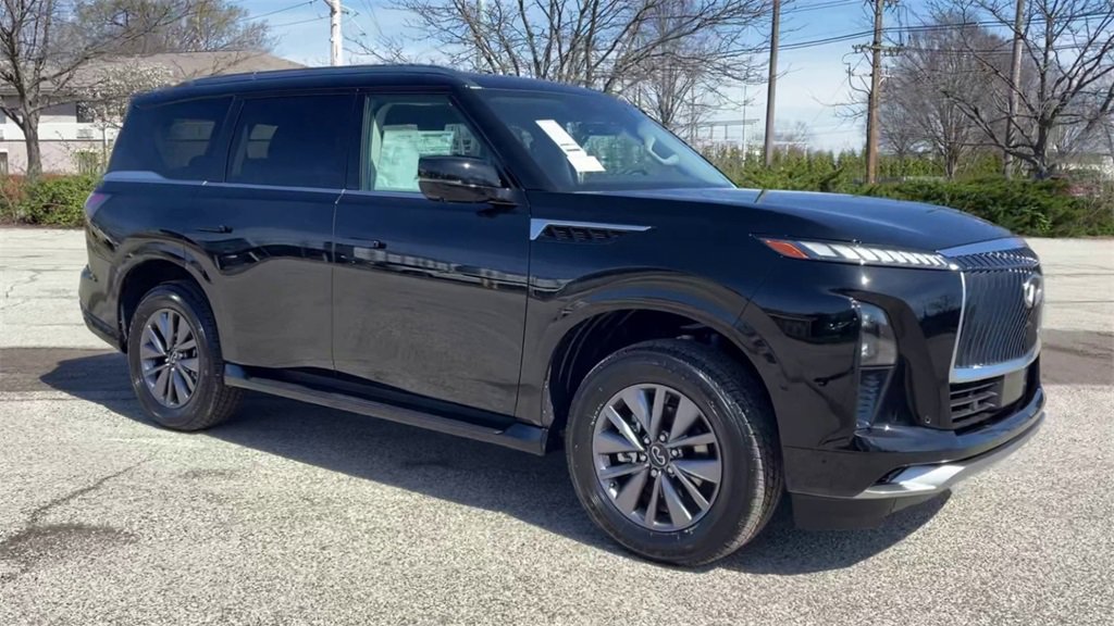 Used 2025 INFINITI QX80 Pure image 2