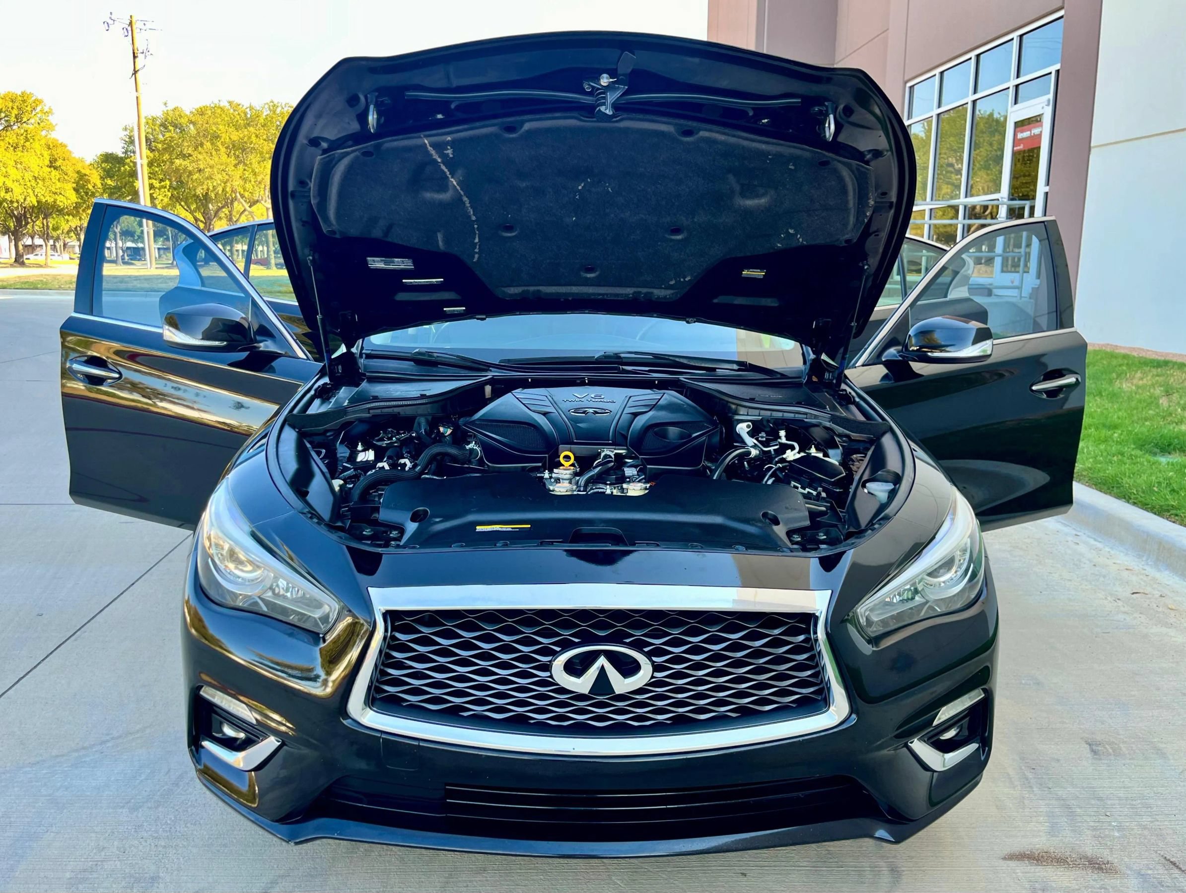 Used 2019 INFINITI Q50 Luxe w/ Essential Package (3.0T Luxe) RWD image 14