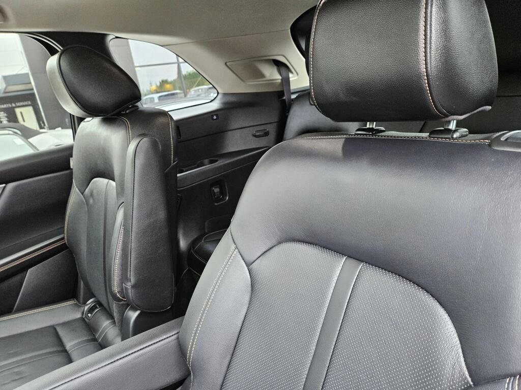 Used 2024 MAZDA CX-90 Plug-In Hybrid w/ Premium Pkg AWD/4WD image 16