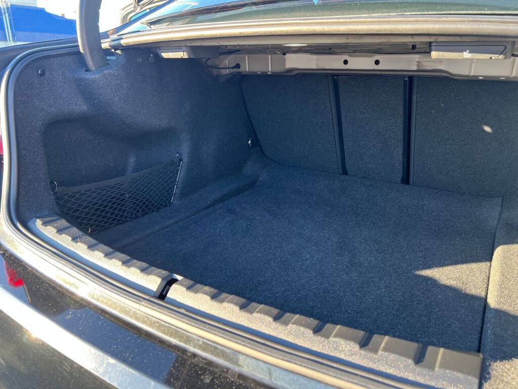 Used 2020 BMW 330i Sedan w/ Premium Package image 16