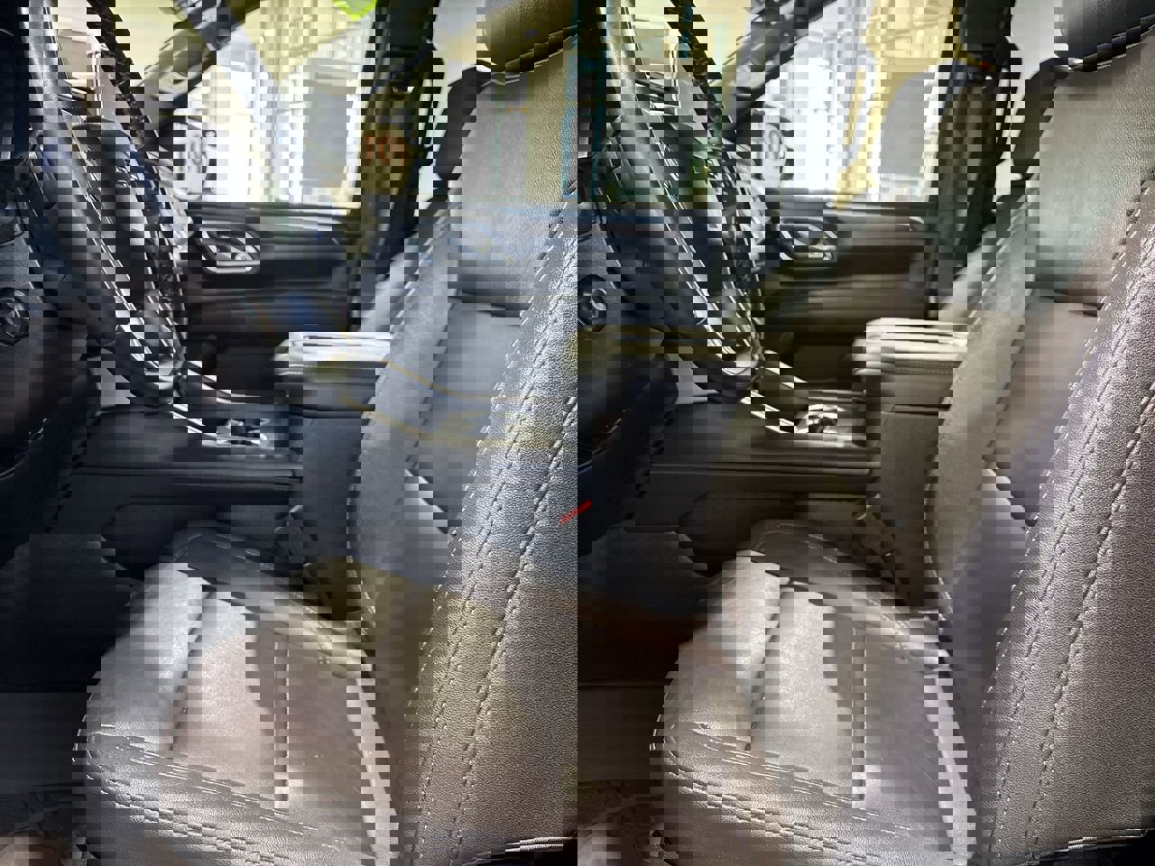 Used 2024 Chevrolet Tahoe Z71 w/ Luxury Package image 11