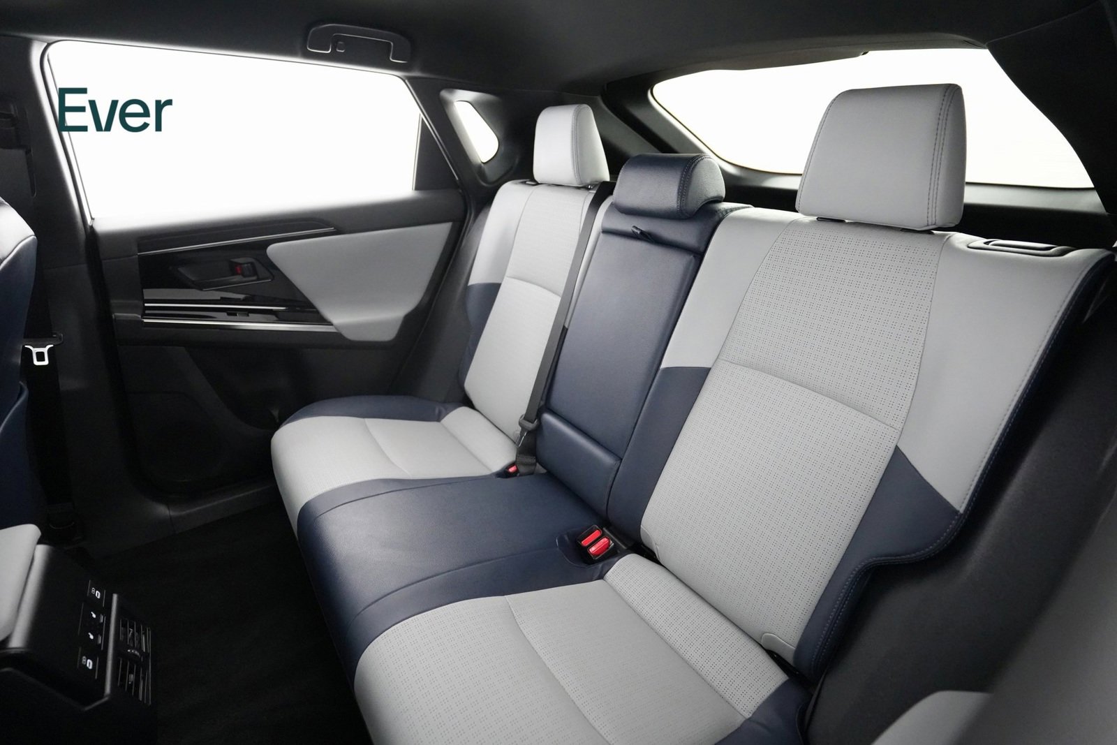 Used 2023 Subaru Solterra AWD image 10