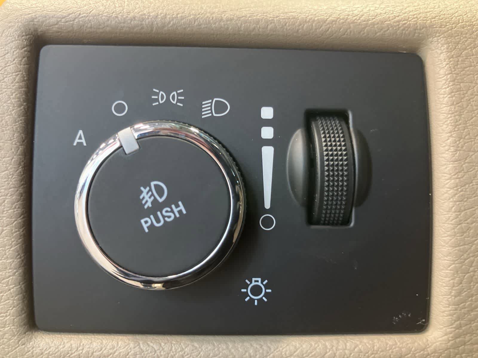 Used 2017 Jeep Grand Cherokee Limited AWD/4WD image 14