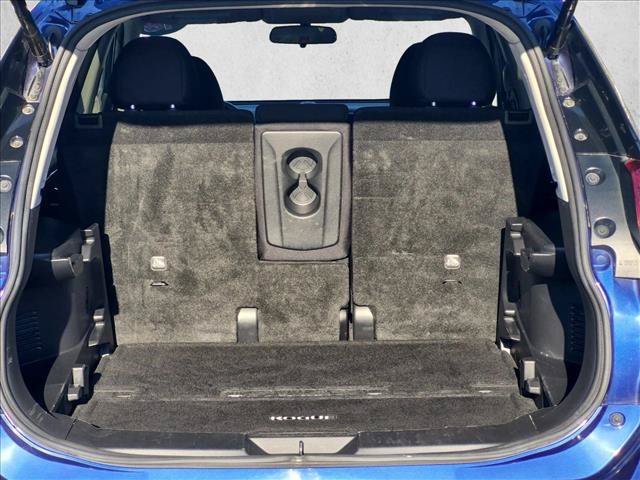 Used 2018 Nissan Rogue SV w/ Premium Package FWD image 6
