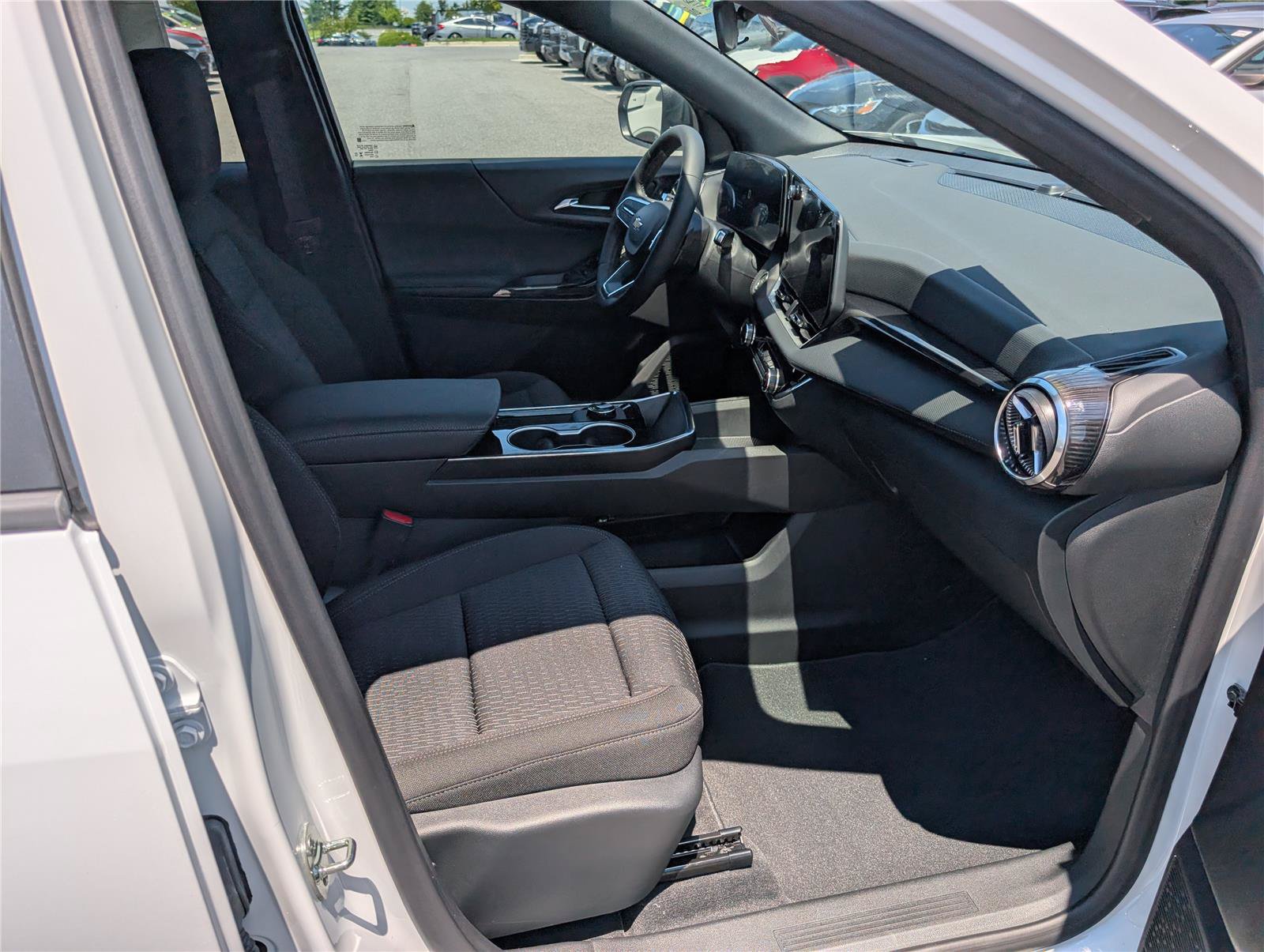 New 2026 Chevrolet Equinox LT FWD image 6