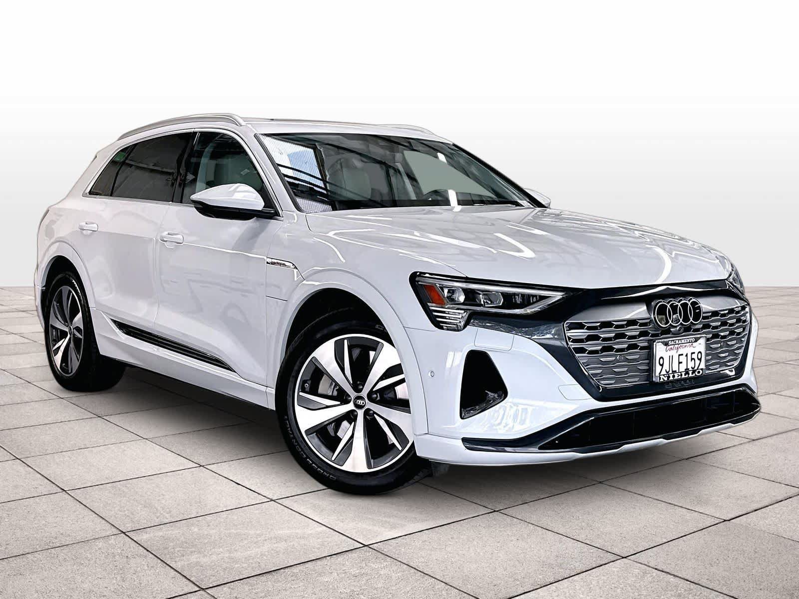 Used 2024 Audi Q8 e-tron Premium Plus AWD/4WD image 3