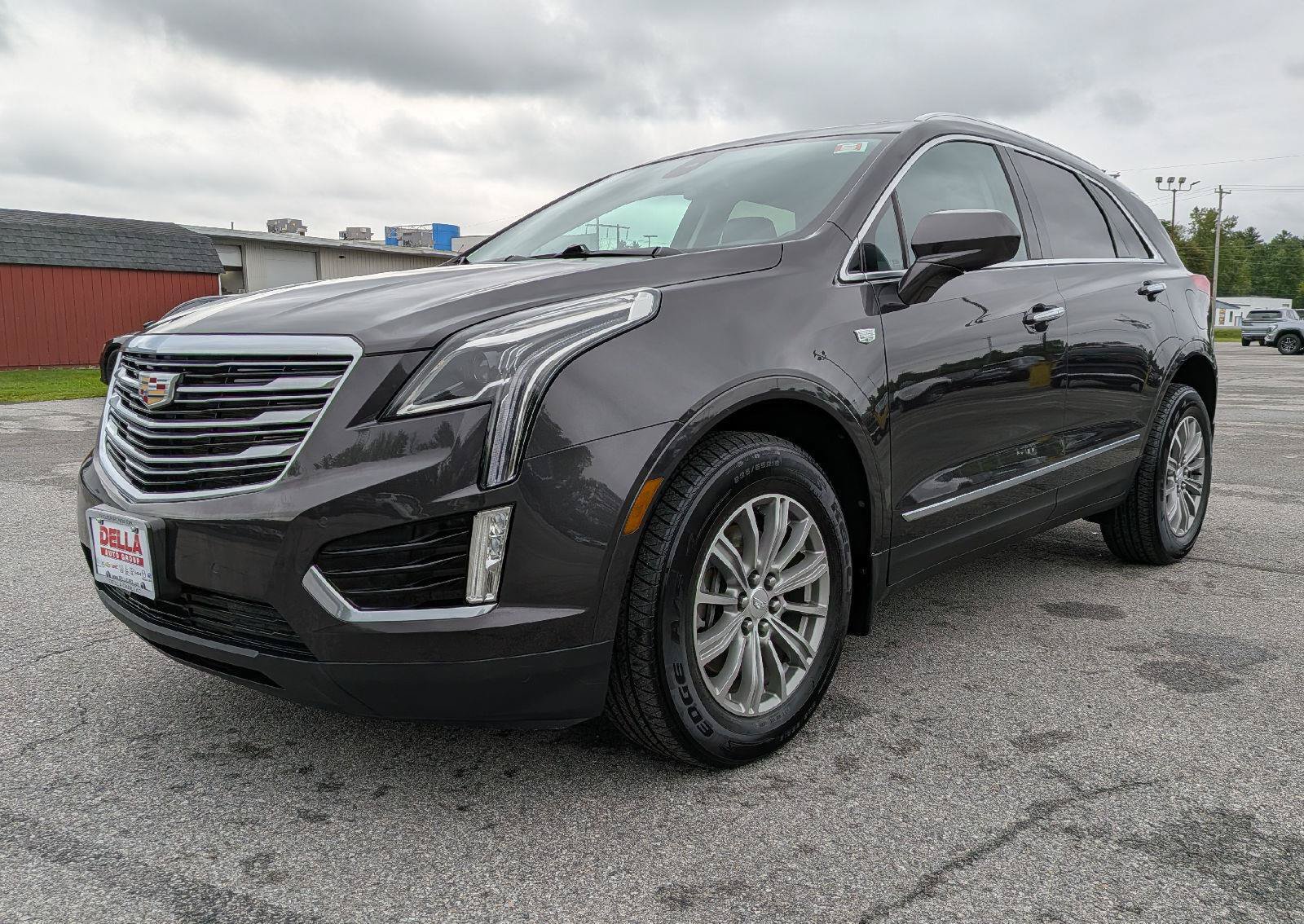 Used 2017 Cadillac XT5 Luxury w/ Driver Awareness Package AWD/4WD image 3