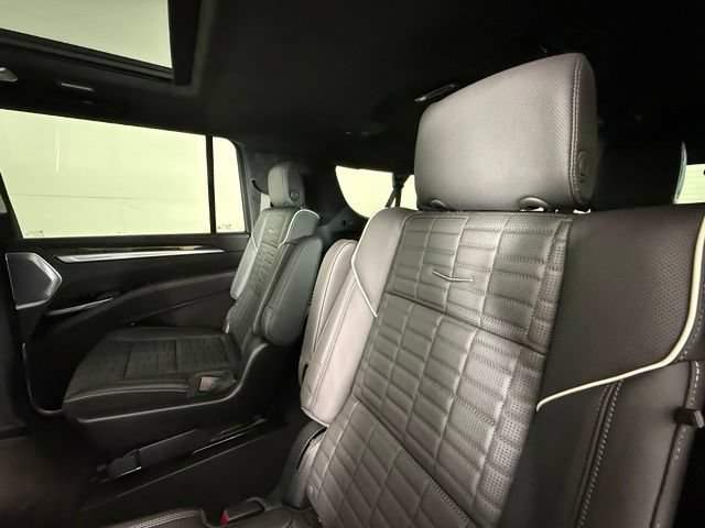 Certified 2025 Cadillac Escalade ESV Sport Platinum w/ LPO, ONYX Package AWD/4WD image 26