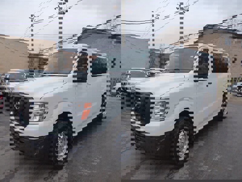 Used 2016 Nissan NV 3500 S image 3