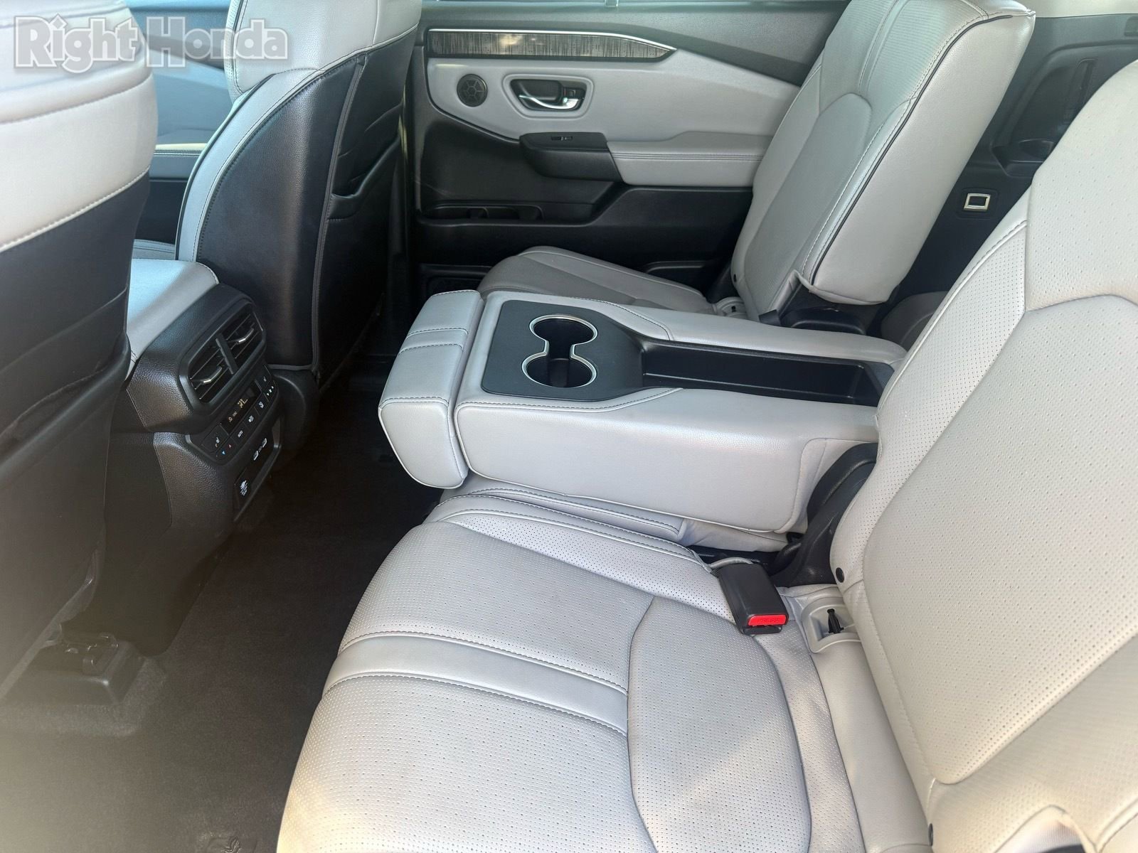 Used 2023 Honda Pilot Elite image 27