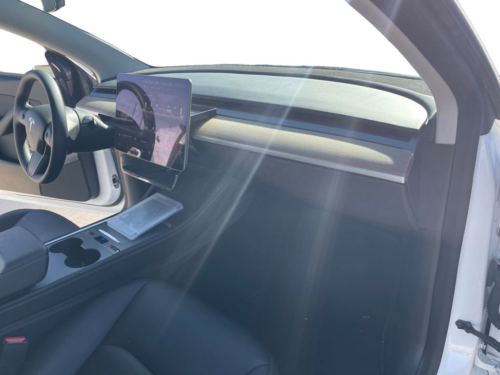 Used 2022 Tesla Model Y Performance image 16