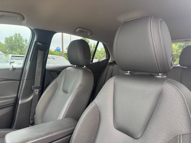 Used 2022 Buick Encore GX Select w/ Sport Touring Package FWD image 11