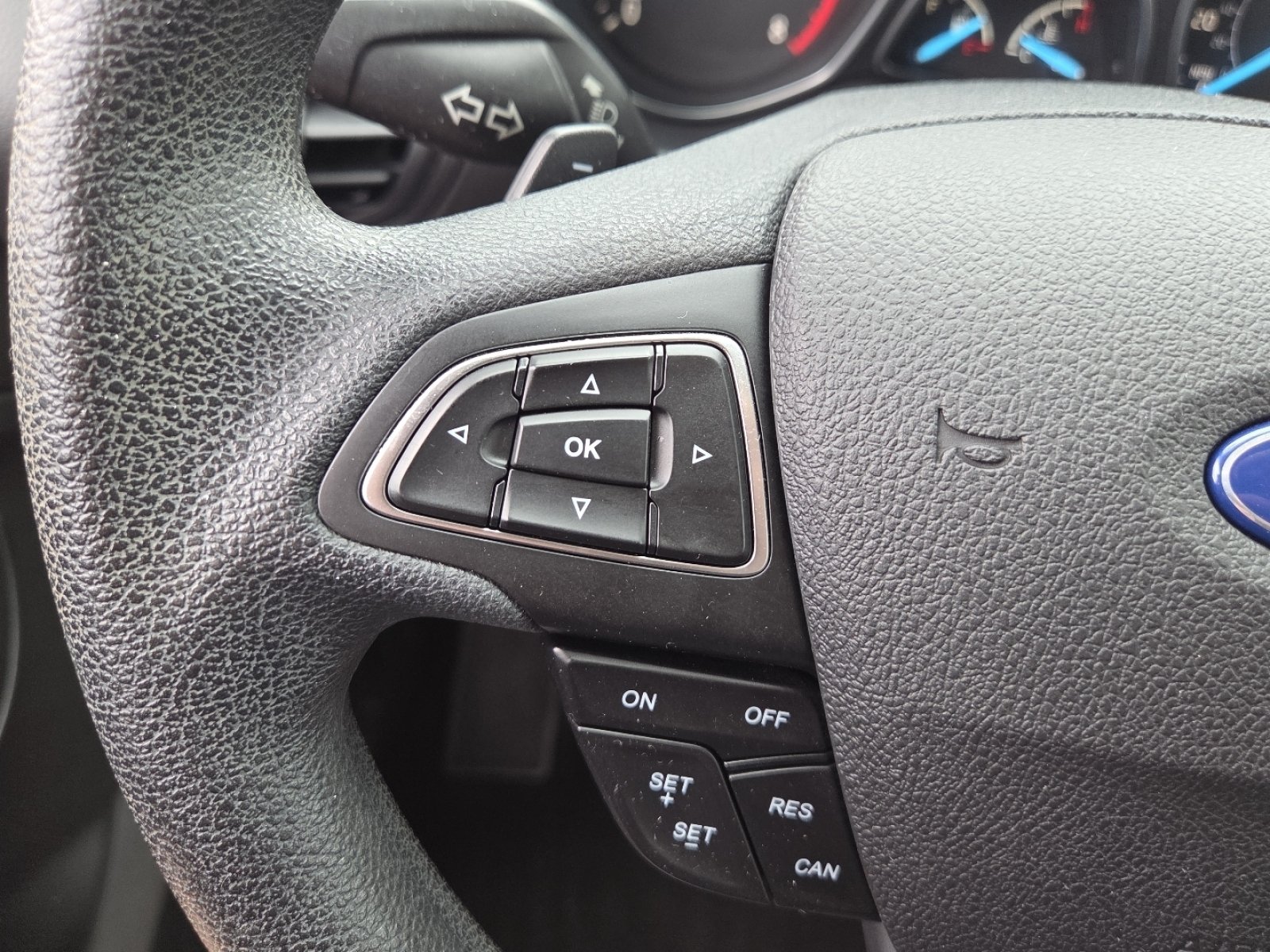 Used 2017 Ford Escape SE w/ SE Cold Weather Package FWD image 5