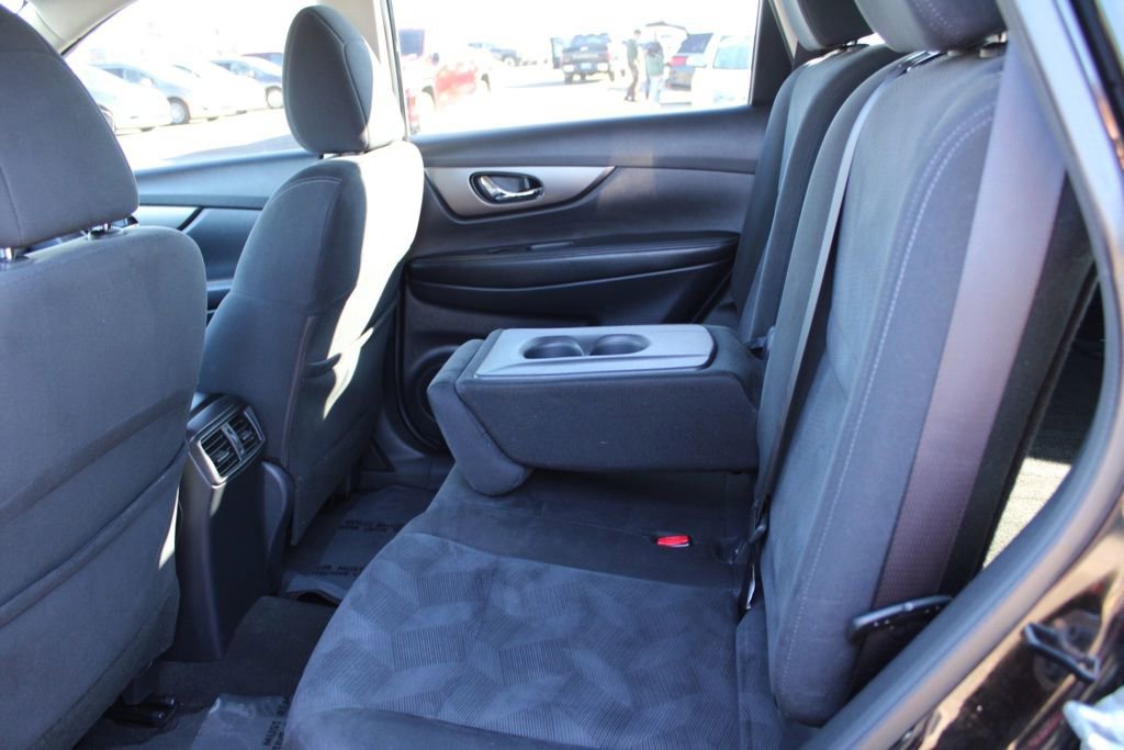 Used 2015 Nissan Rogue S image 23