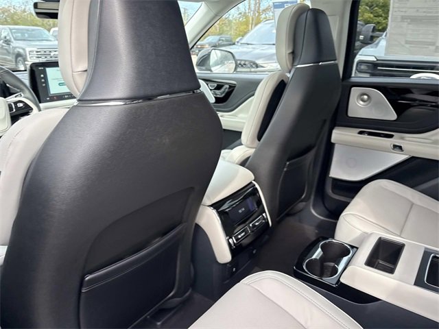 New 2026 Lincoln Aviator Reserve image 17