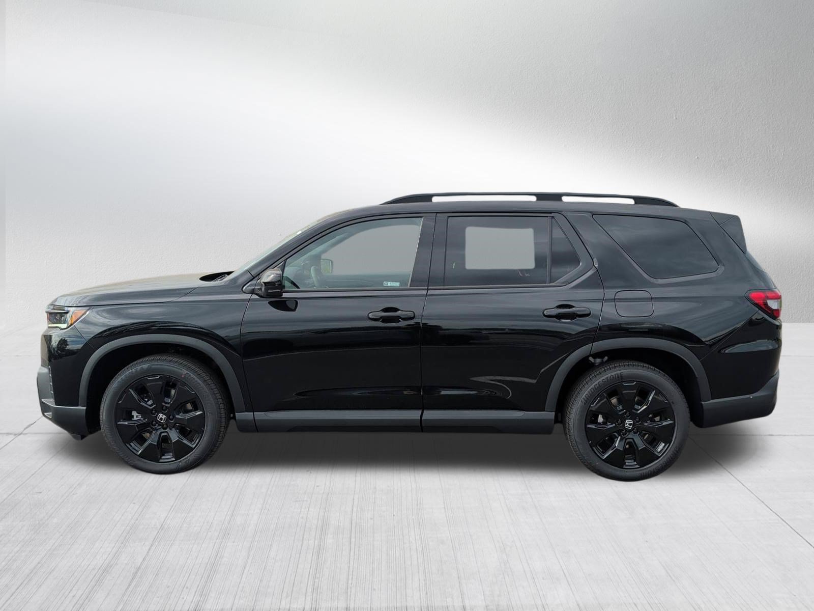 New 2026 Honda Pilot Black Edition image 4