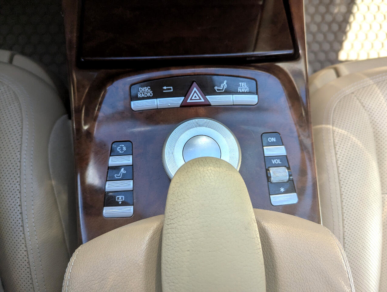 Used 2010 Mercedes-Benz S 550 4MATIC image 28