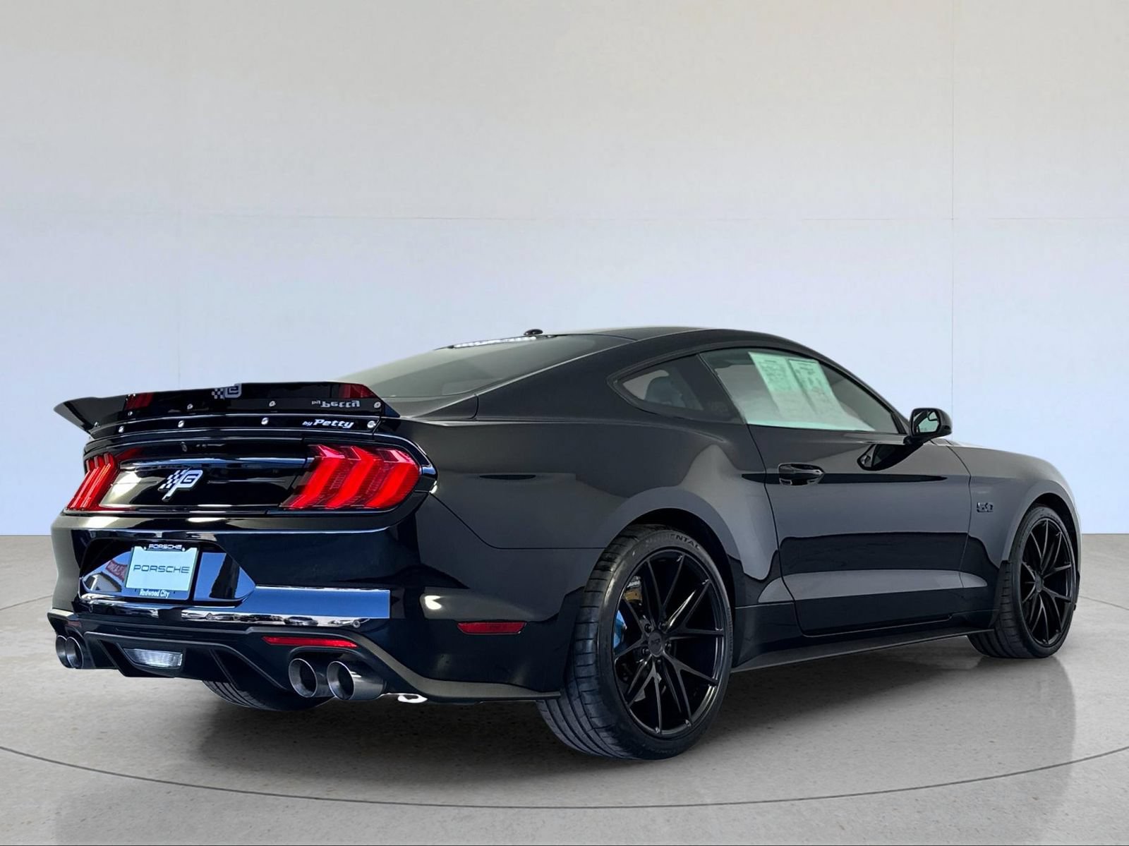 Used 2018 Ford Mustang GT w/ GT Performance Package RWD image 8