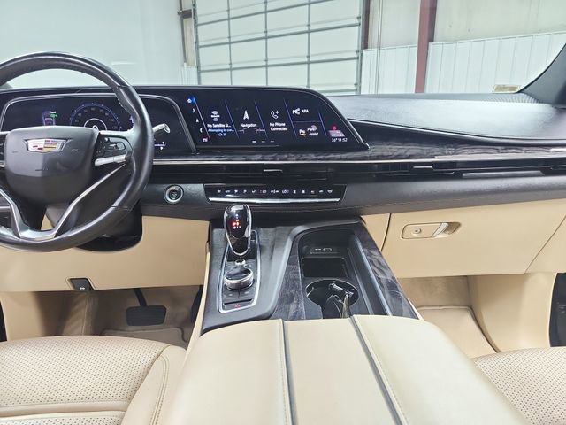 Used 2021 Cadillac Escalade Premium Luxury AWD/4WD image 28