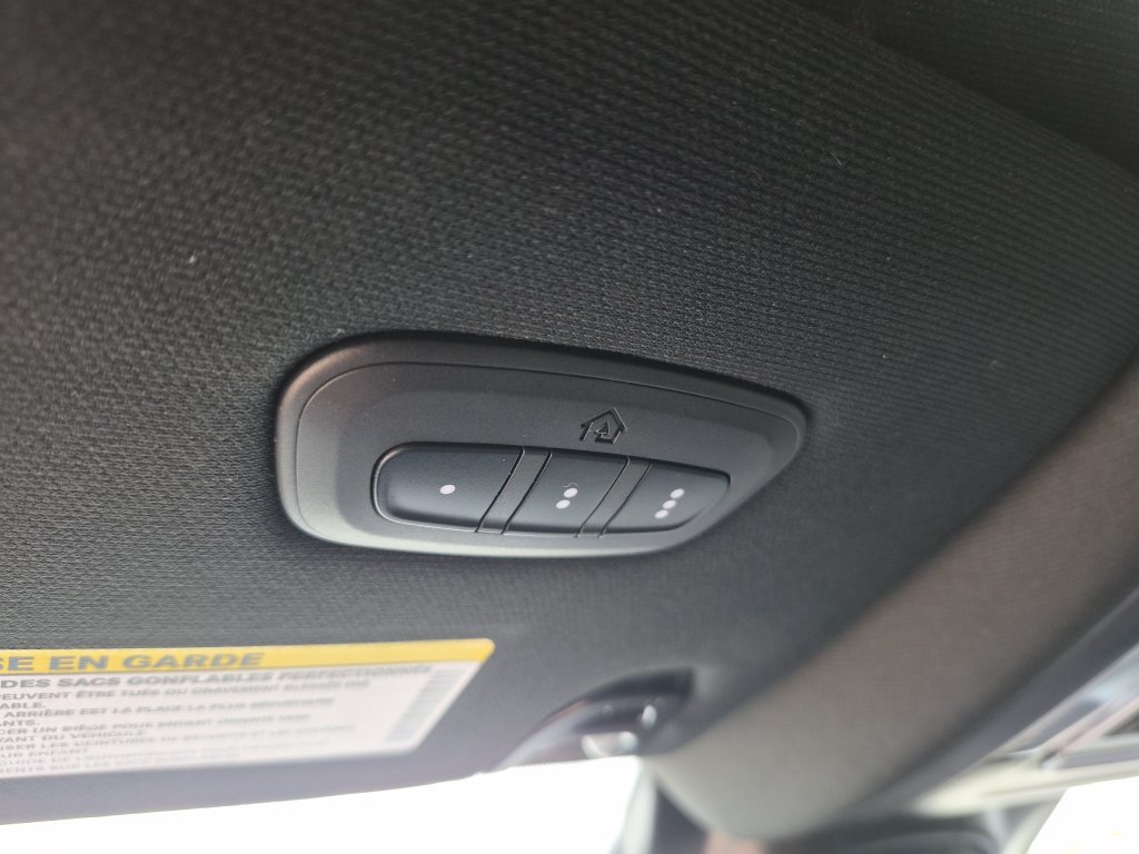 Used 2025 RAM 3500 Laramie AWD/4WD image 27