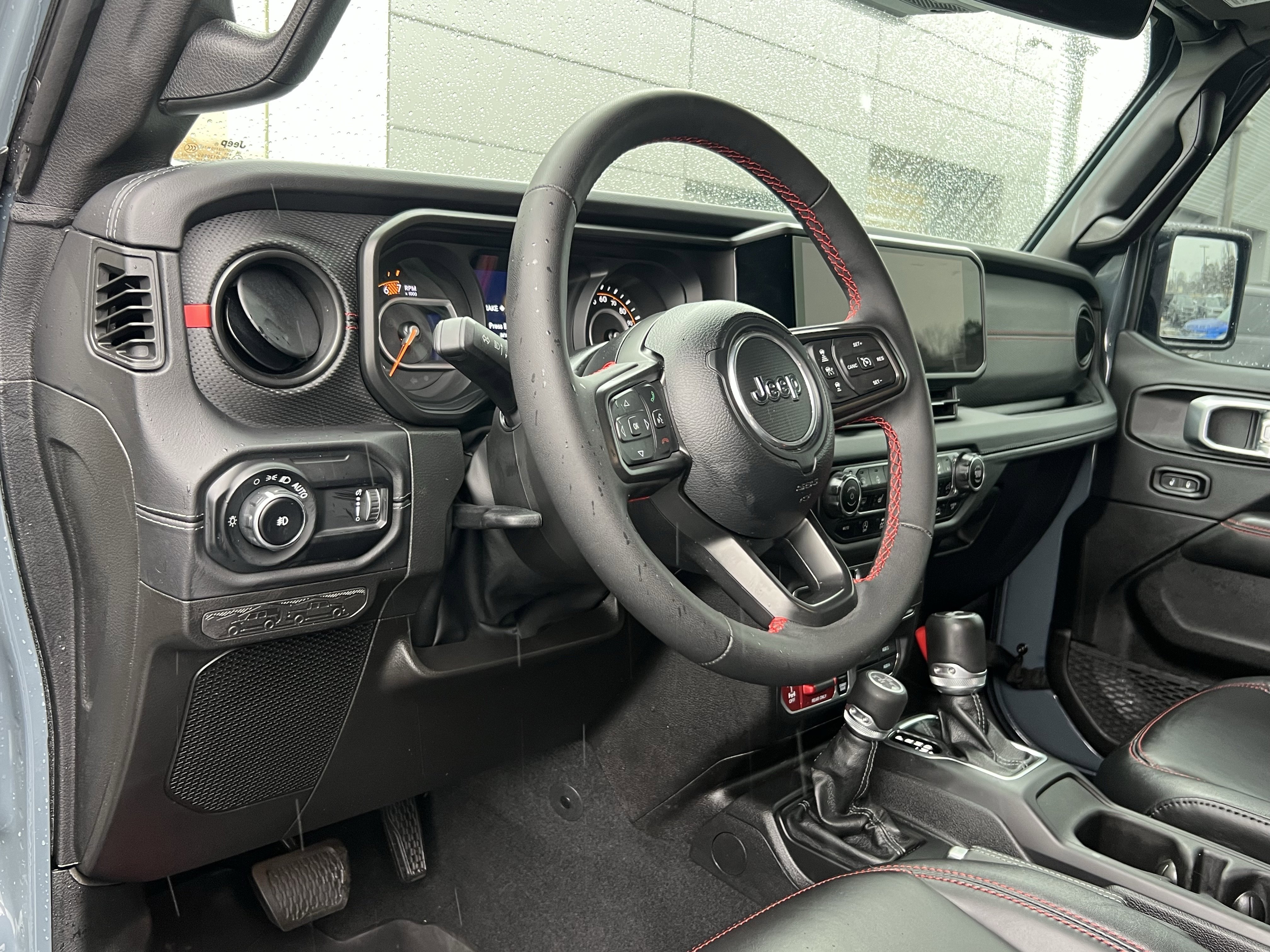 Used 2024 Jeep Wrangler Unlimited Rubicon image 19