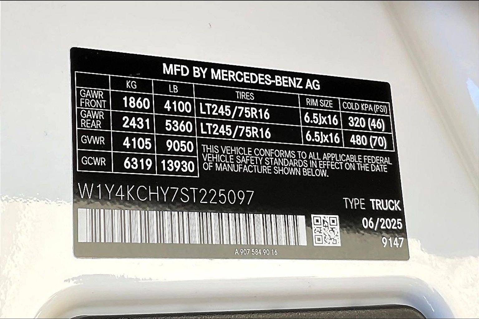 New 2025 Mercedes-Benz Sprinter 2500 image 19