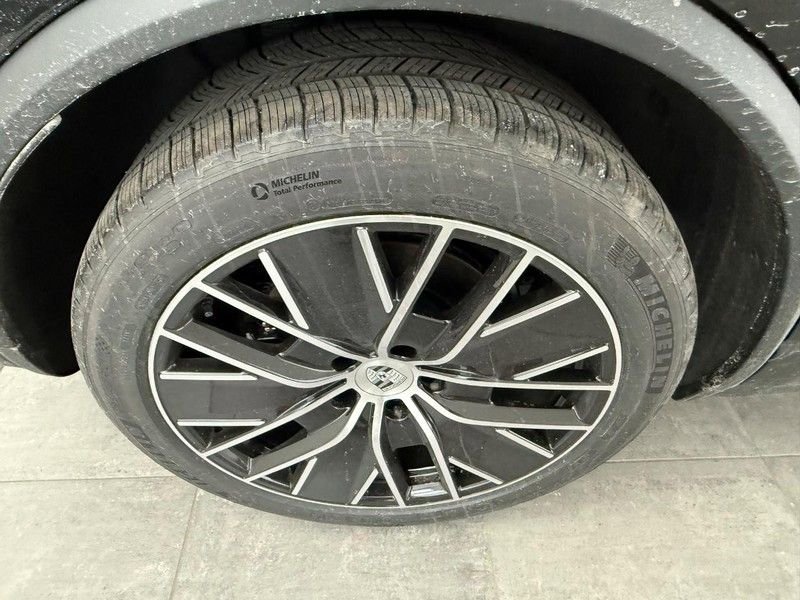 New 2026 Porsche Macan 4 Electric AWD/4WD image 8