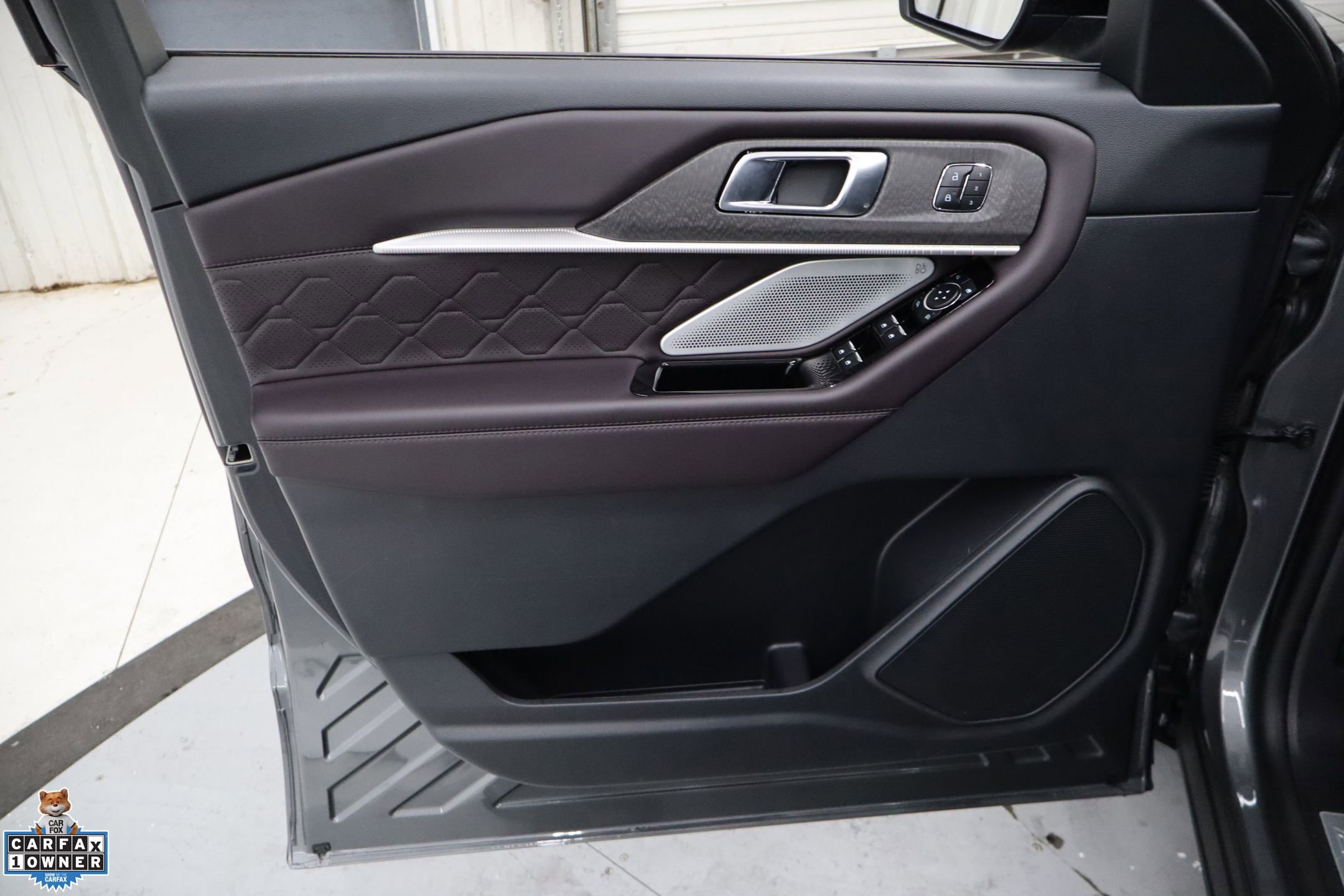 Certified 2025 Ford Explorer Platinum w/ LUX Leather Package image 14