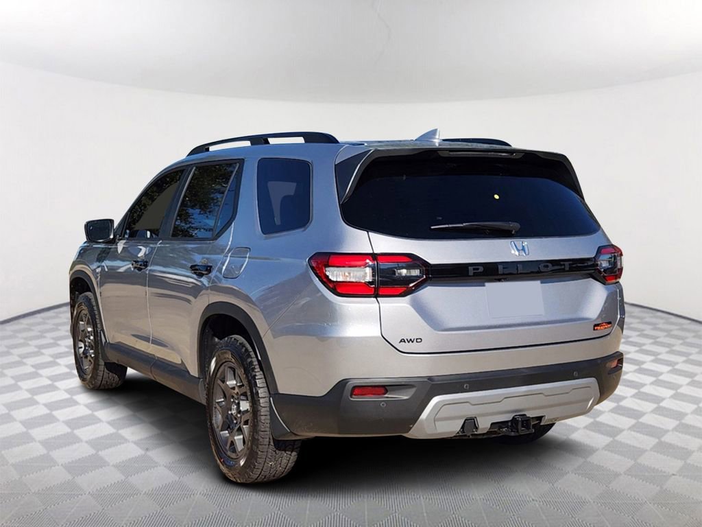 New 2025 Honda Pilot TrailSport image 4