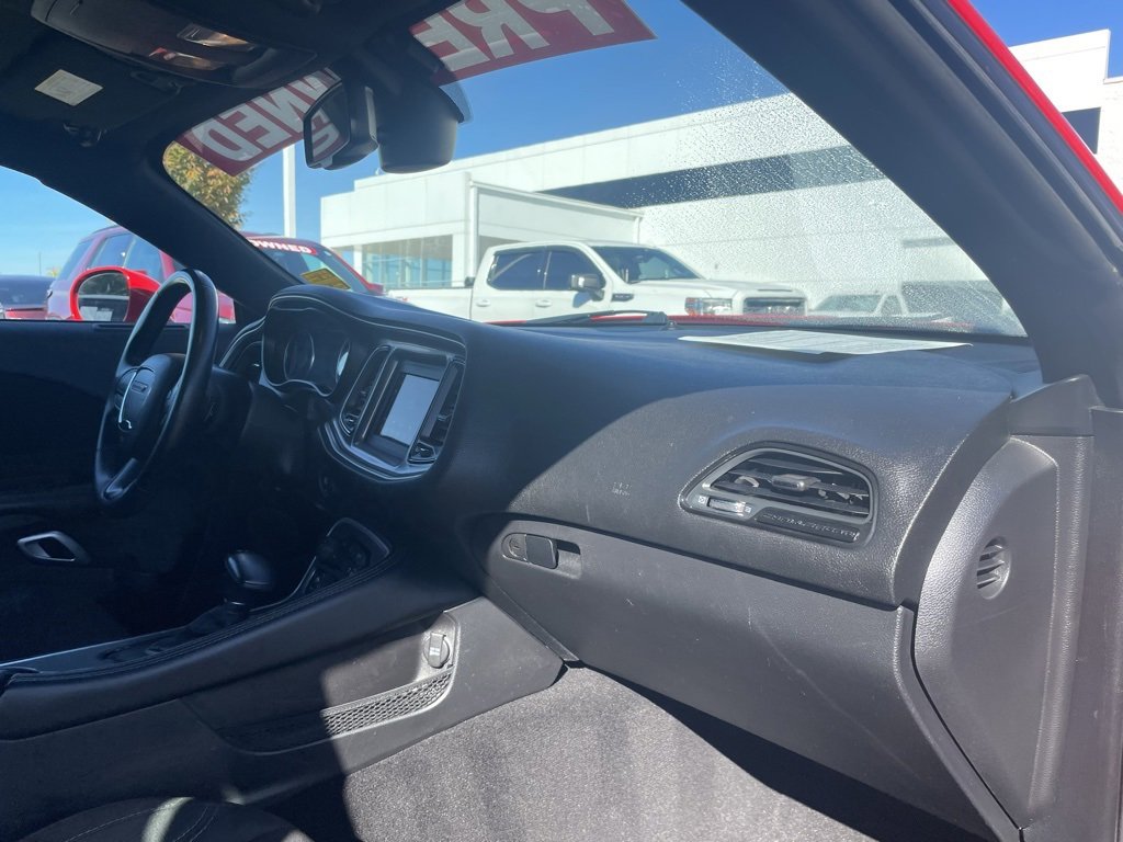 Used 2022 Dodge Challenger SXT image 24